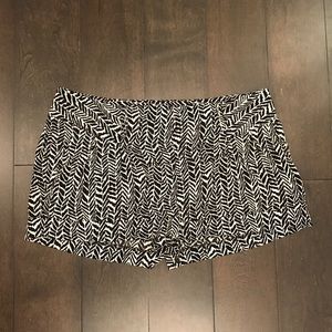 • EXPRESS SHORTS •